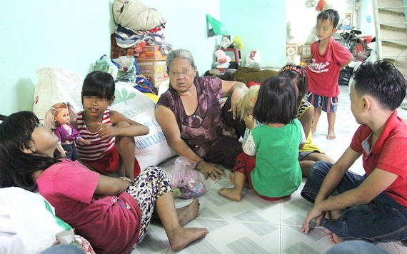 除收入標準外，貧困戶須滿足6個測量基本社會服務短缺程度的指數中3個。