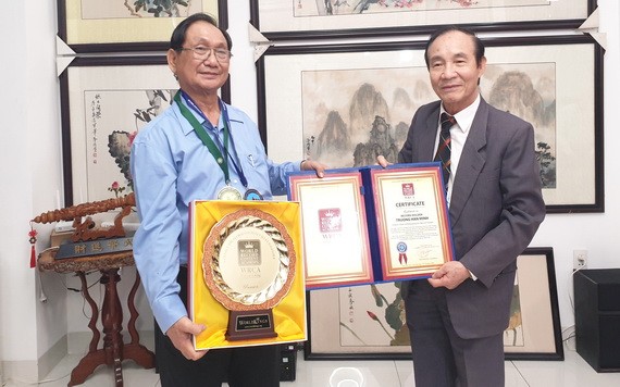 人民藝人張漢明榮獲“貢獻金碟”獎