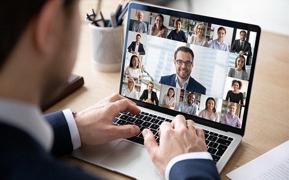 電商不要單靠網店賣貨，亦需要發掘更多增加曝光的渠道，例如社交媒體，並善用直播或Instagram商店拓展銷售。