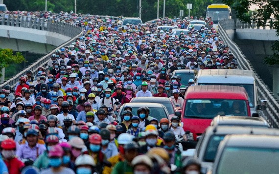 舊邑郡阮泰山高架橋經常出現堵塞情況。（圖源：互聯網）