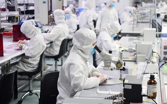 有生產商運用消毒物料，製作適合個人、可以重用的防疫裝備，應付各種傳染病。