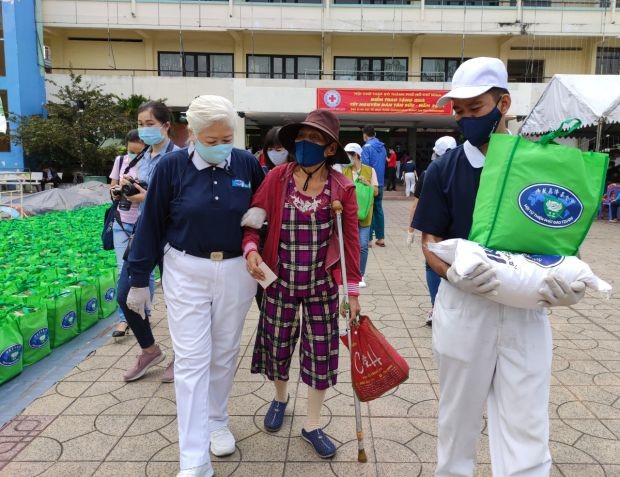 慈濟歲暮濟貧 3000 戶總值 45 億元 ảnh 1