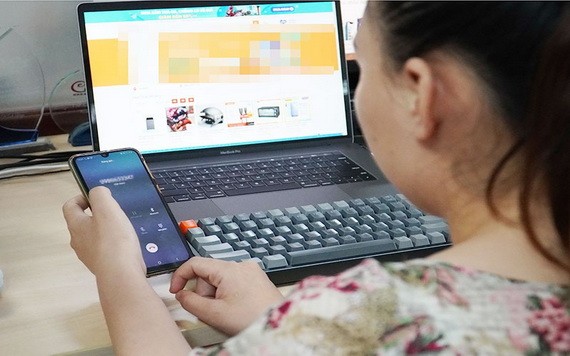 多人因輕信而陷入“贈送名牌商品， 只付運費”陷阱。