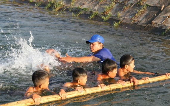 阮曰爵的獨特游泳池。