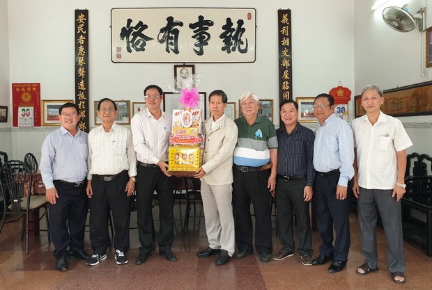 市越南祖國陣線委員會向各會館拜年 ảnh 1