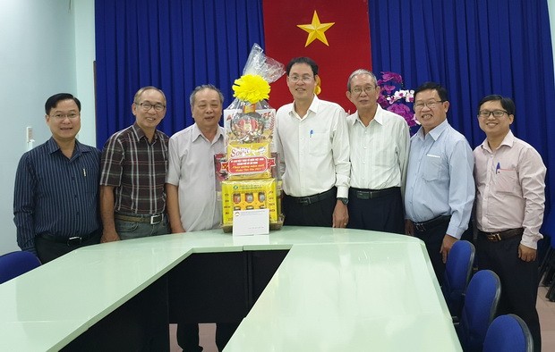 市越南祖國陣線委員會向各會館拜年 ảnh 3