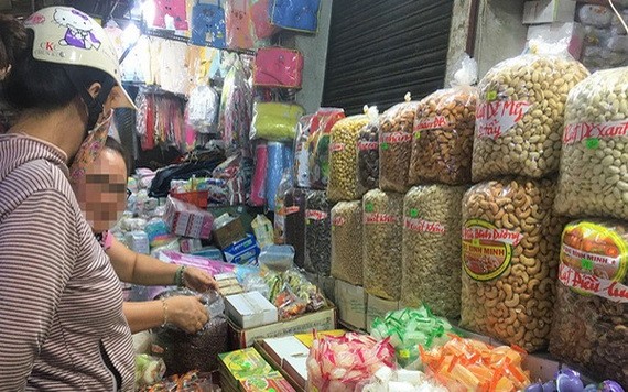 來歷不明的商品充斥市場。