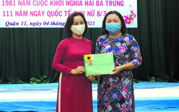 第十一郡婦聯會 11 名華人會員獲介紹入黨