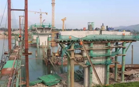 氧氣瓶爆破致一人命喪