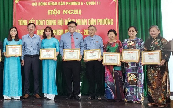 第十一郡第六坊５位華人獲表彰