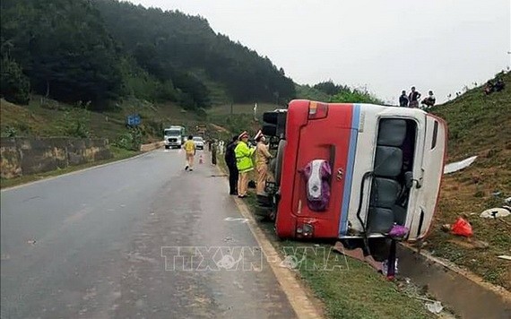 客車側翻現場。（圖源：越通社）