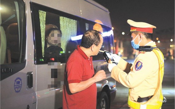 半個月查處酒駕近一萬起