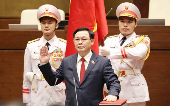 新任國會主席王廷惠宣誓就職。（圖源：越通社）