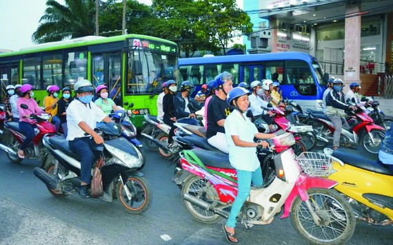 為了有效地開展巴士車身廣告提案，各家企業與合作社建議擅自搜尋廣告單位。