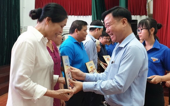 第五郡演小品比賽為選舉作宣傳