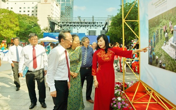 “為邊疆而自豪”攝影展舉行