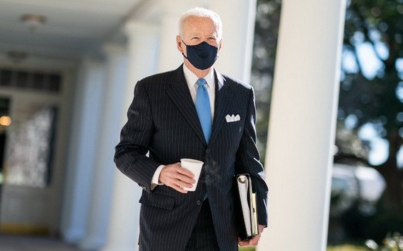 拜登公佈接種疫苗新目標。（圖源：Getty Images）