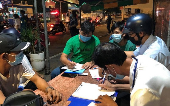 前至守德集散市場不戴口罩者被跨部門檢查小組依規定執行行政處罰筆錄。（圖源：C.T）