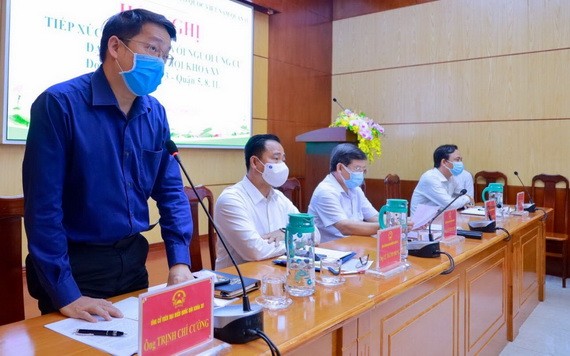 國會代表候選人鄭志強向選民介紹行動計劃。