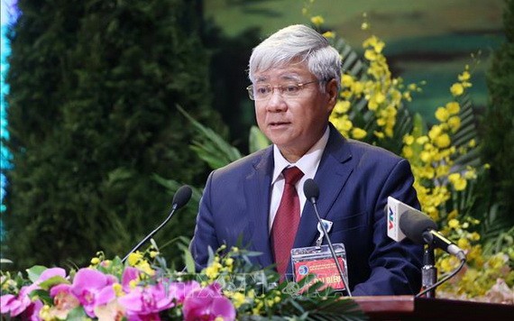 越南祖國陣線中央委員會主席杜文戰代表越南祖國陣線中央委員會向全國佛教信徒同胞致信祝賀。（圖源：越通社）