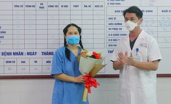 接種疫苗後休克護理員痊癒出院