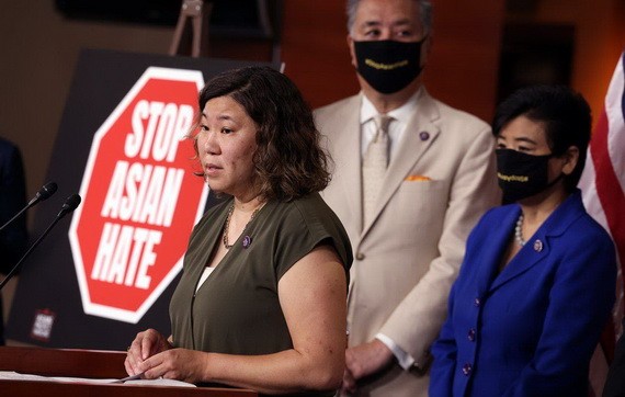 美眾議員孟昭文在記者會上講話。（圖源：互聯網）