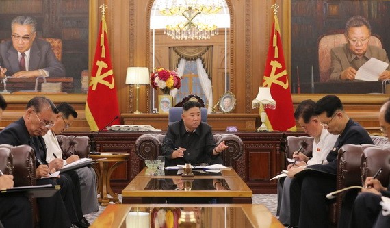 金正恩召開黨幹部會議探討國計民生。（圖源：視頻截圖）