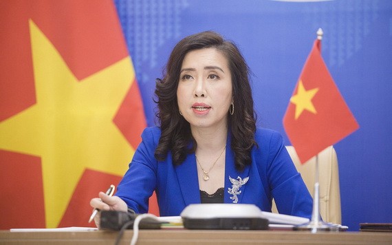 外交部發言人黎氏秋姮出席記者會並回答記者提問。（圖源：越通社）