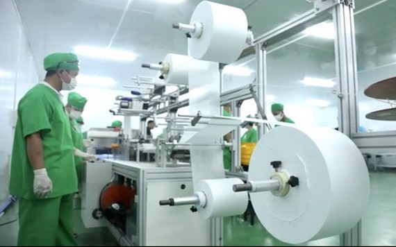 越南醫療公司生產口罩車間一瞥。