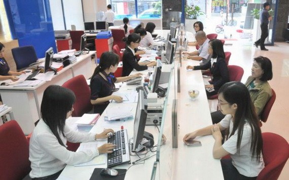 視障人士希望銀行輔助開立賬戶和使用ATM卡。