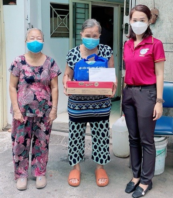 第五郡婦聯會“端午節分享愛心”活動