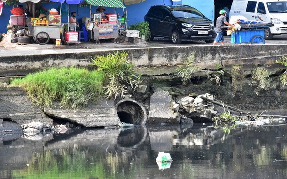 廢水排放至第八郡豆腐涌。