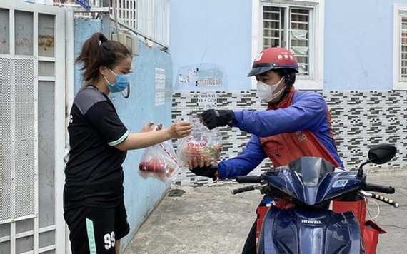 網購食品和上門送貨越來越普遍。