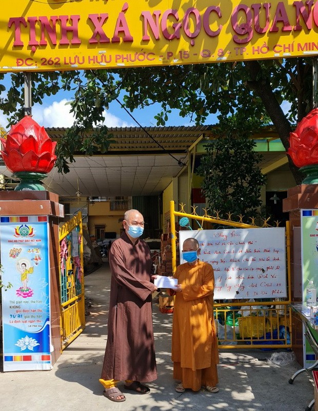 第八郡佛教會捐助救濟物資 ảnh 1