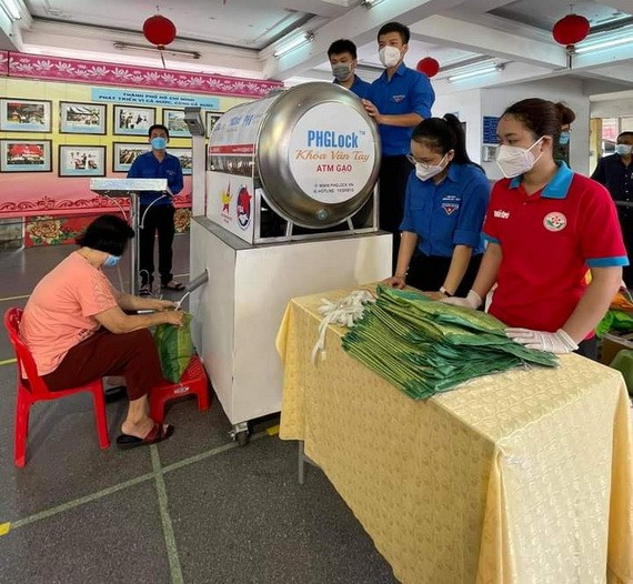 “愛心之家”為慈善活動捐２噸大米