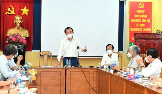 市委書記阮文年會上發言。（圖源: 越勇）