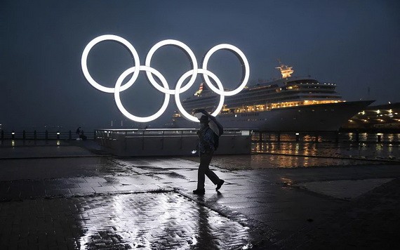 日本橫濱港點亮奧運五環標誌