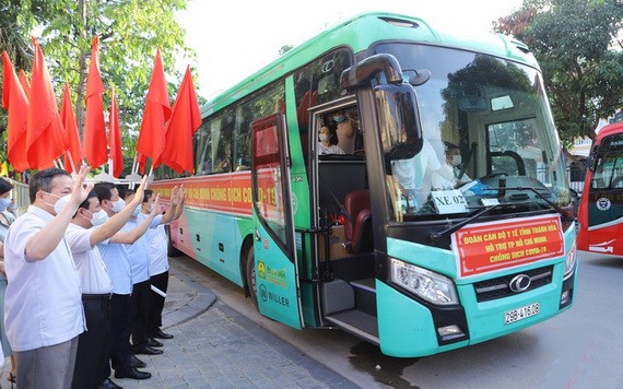 清化省醫務人員啟程支援本市。（圖源：清化報）