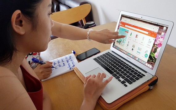 網購時要小心以免受騙。