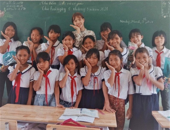 農氏娥老師是崑嵩省“給您夢想”活動的大使。