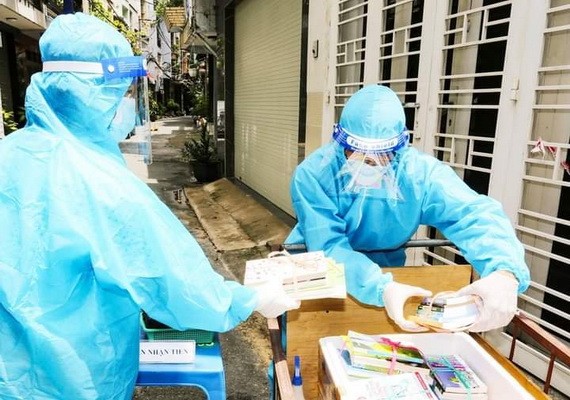 運輸書籍給隔離區民眾閱讀