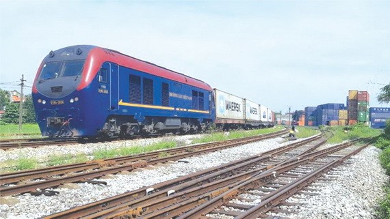 越-比首班集裝箱列車投入活動