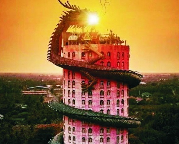 泰國龍廟被一條栩栩如生的巨龍環繞著。