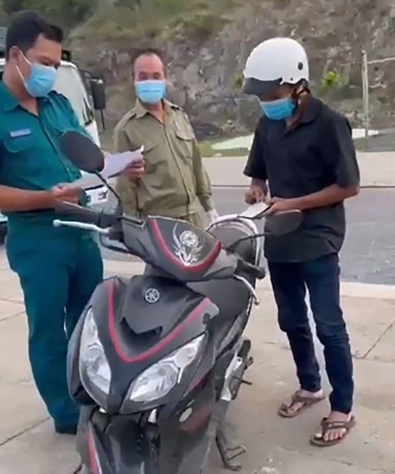 “麵包不是必需品”的故事在社交網上熱傳。