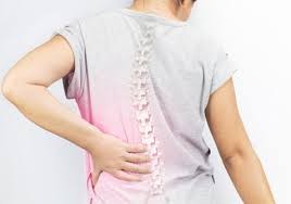 夜裡腰背痛、“晨僵”？當心強直性脊柱炎