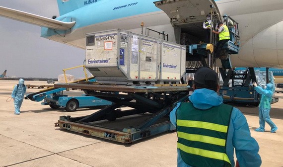 英國政府向我國援助的新冠疫苗抵達新山一機場。（圖源：英國大使館）