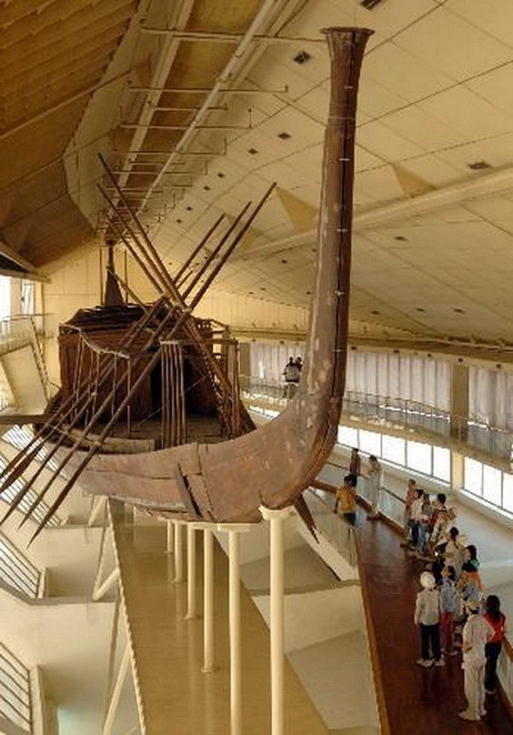 埃及胡夫太陽船搬家