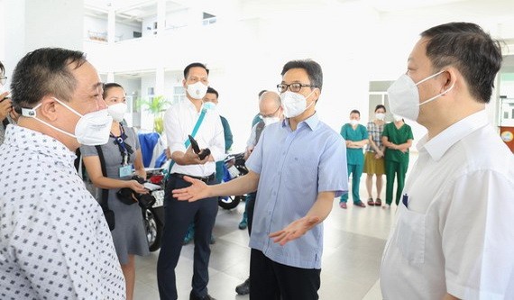 政府副總理武德膽視察第四郡防疫工作。（圖源：黃雄）