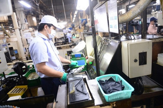 企業若滿足安全防疫條件便獲准恢復生產。