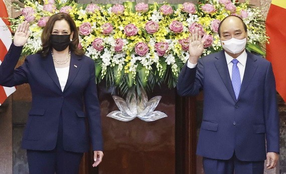 國家主席阮春福會見美國副總統卡瑪拉‧哈里斯。（圖源：越通社）